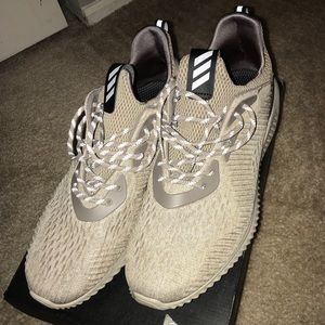 SIZE 10 ADIDAS ALPHA BOUNCE